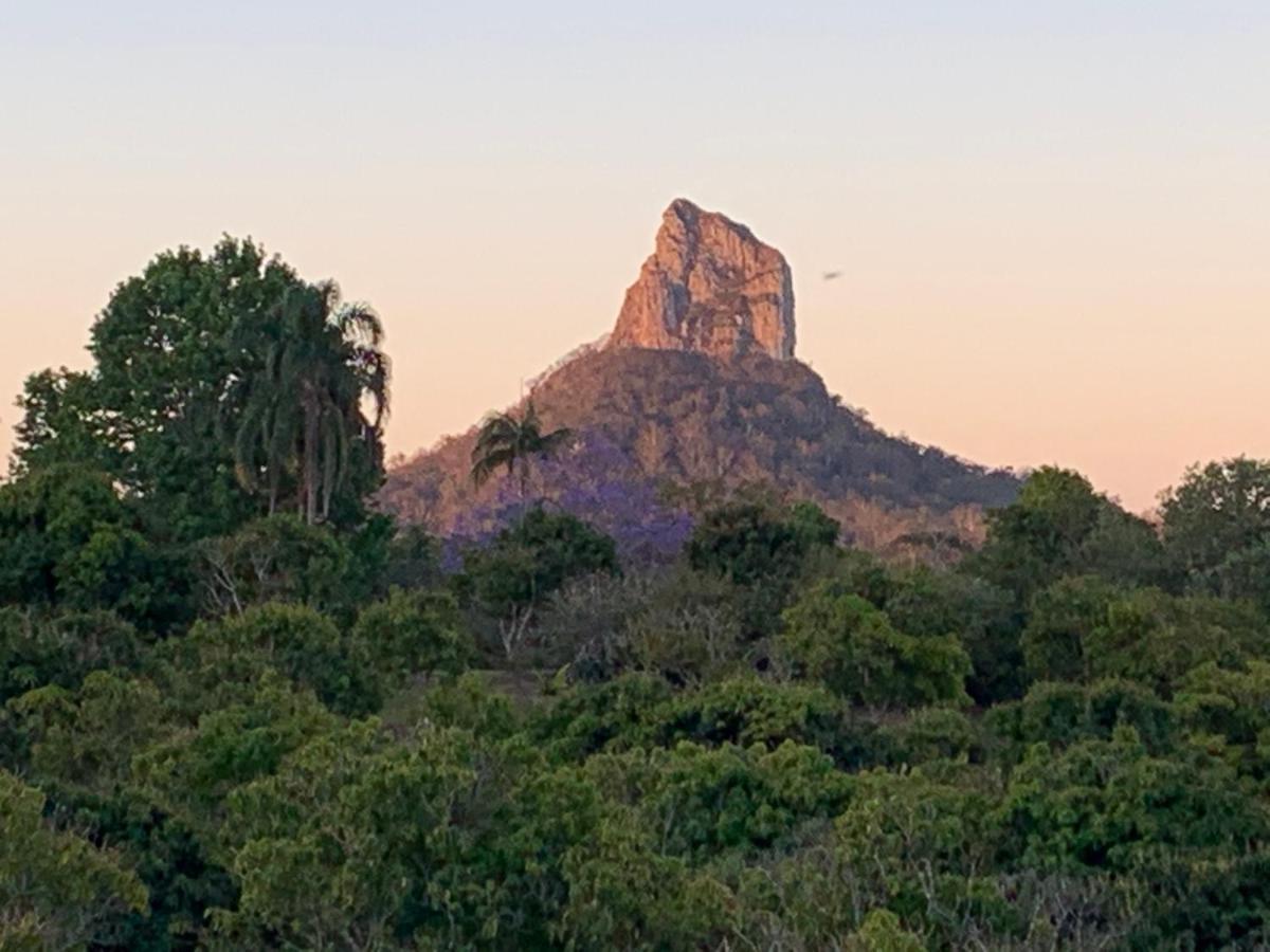 Glass On Glasshouse Glass House Mountains Eksteriør billede